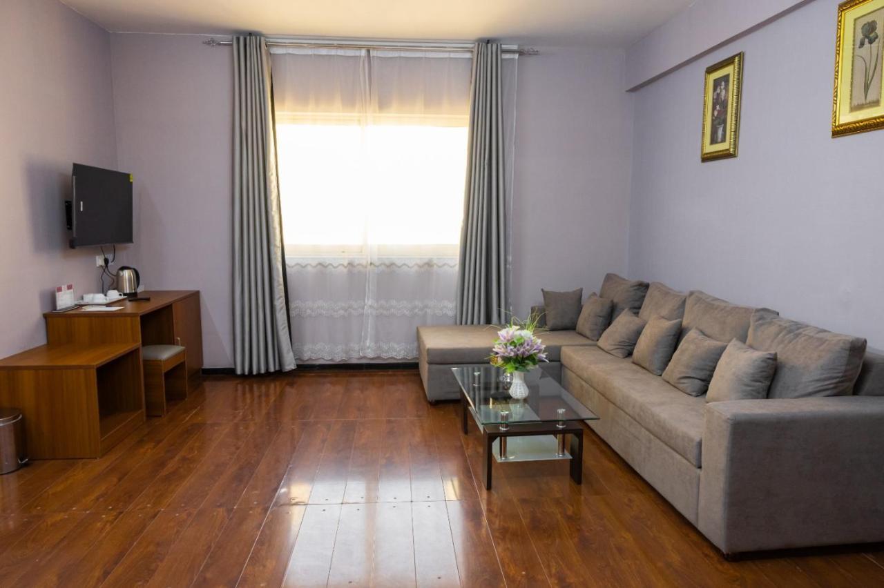 Three 888 Hotel Dubai Bagian luar foto