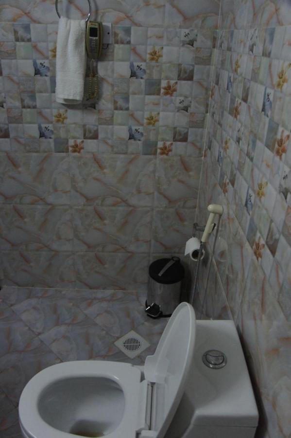 Three 888 Hotel Dubai Bagian luar foto